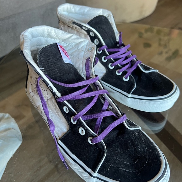 Custom Design Vans - Picture 3 of 4